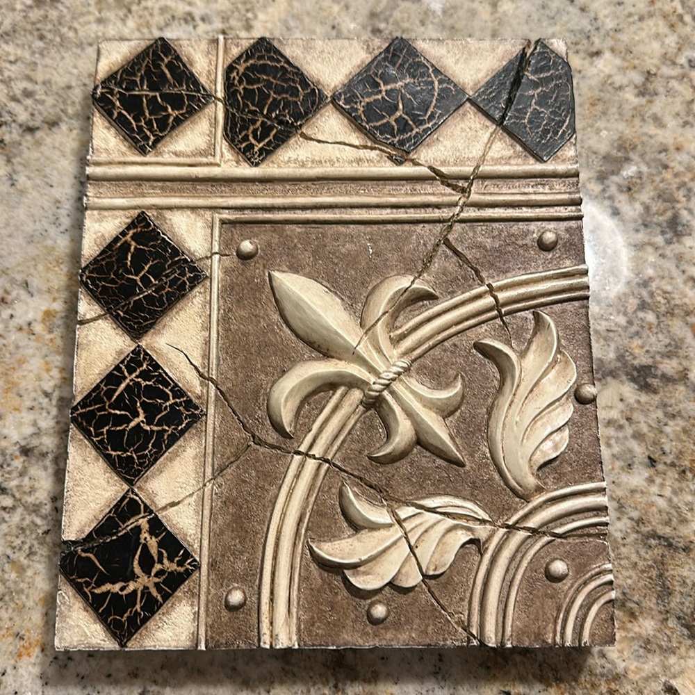 Decorative wall tile